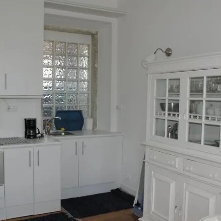 Charming, Sunny With Beautiful River View + Free Street Parking + Ac Apartment Lisbon