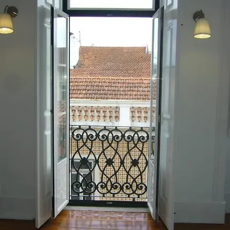 Charming, Sunny With Beautiful River View + Free Street Parking + Ac Lisbon
