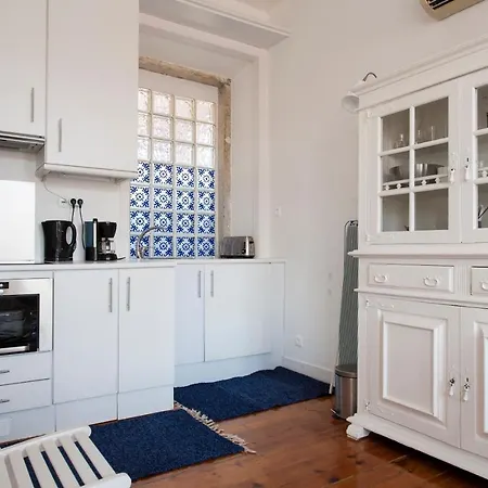 Charming, Sunny With Beautiful River View + Free Street Parking + Ac Lisbon