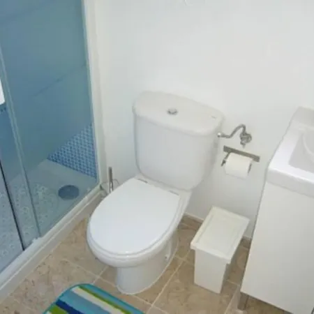 Apartment Charming, Sunny With Beautiful River View + Free Street Parking + Ac *