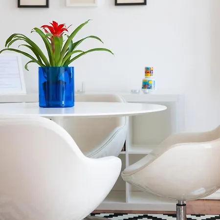 Charming, Sunny With Beautiful River View + Free Street Parking + Ac Lisbon