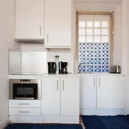 Apartment Charming, Sunny With Beautiful River View + Free Street Parking + Ac Lisbon